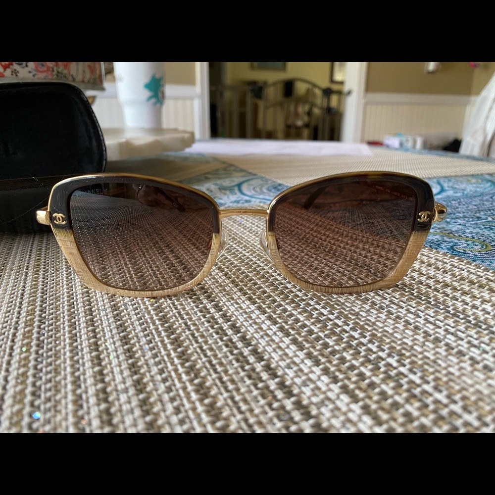 Chanel square CC sunglasses in box w/ auth card